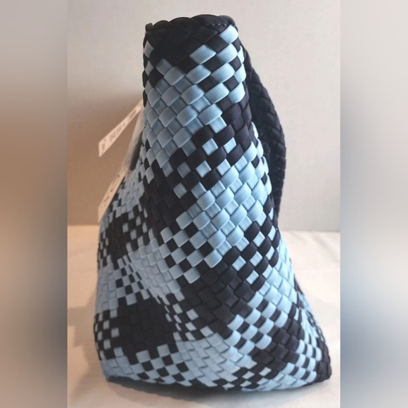 Wildfox Woven Blue and Black Beach Tote Bag - Picture 5 of 6